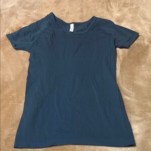 Lululemon Women's Blue Top